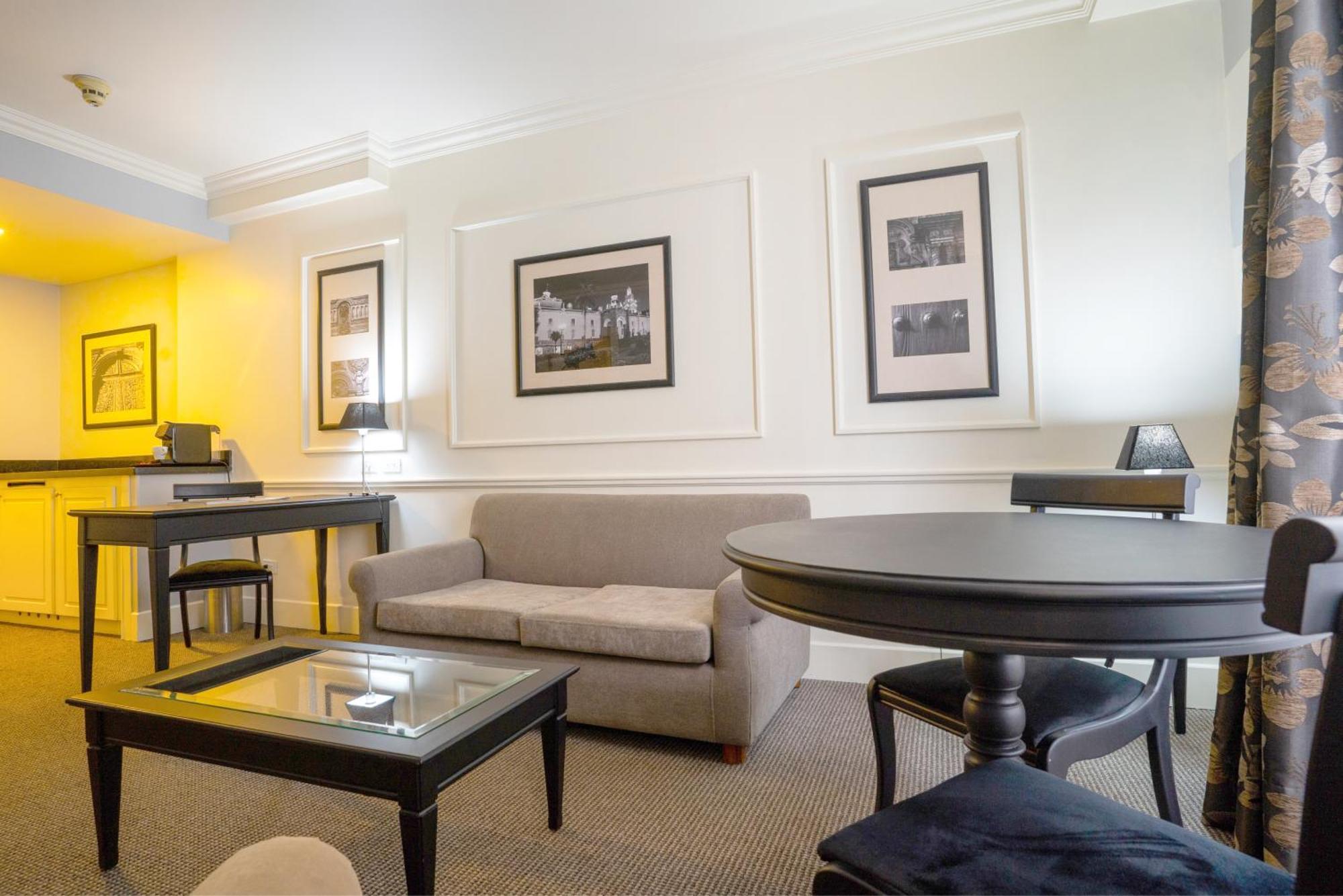 hotel dann carlton quito trabaja con nosotros